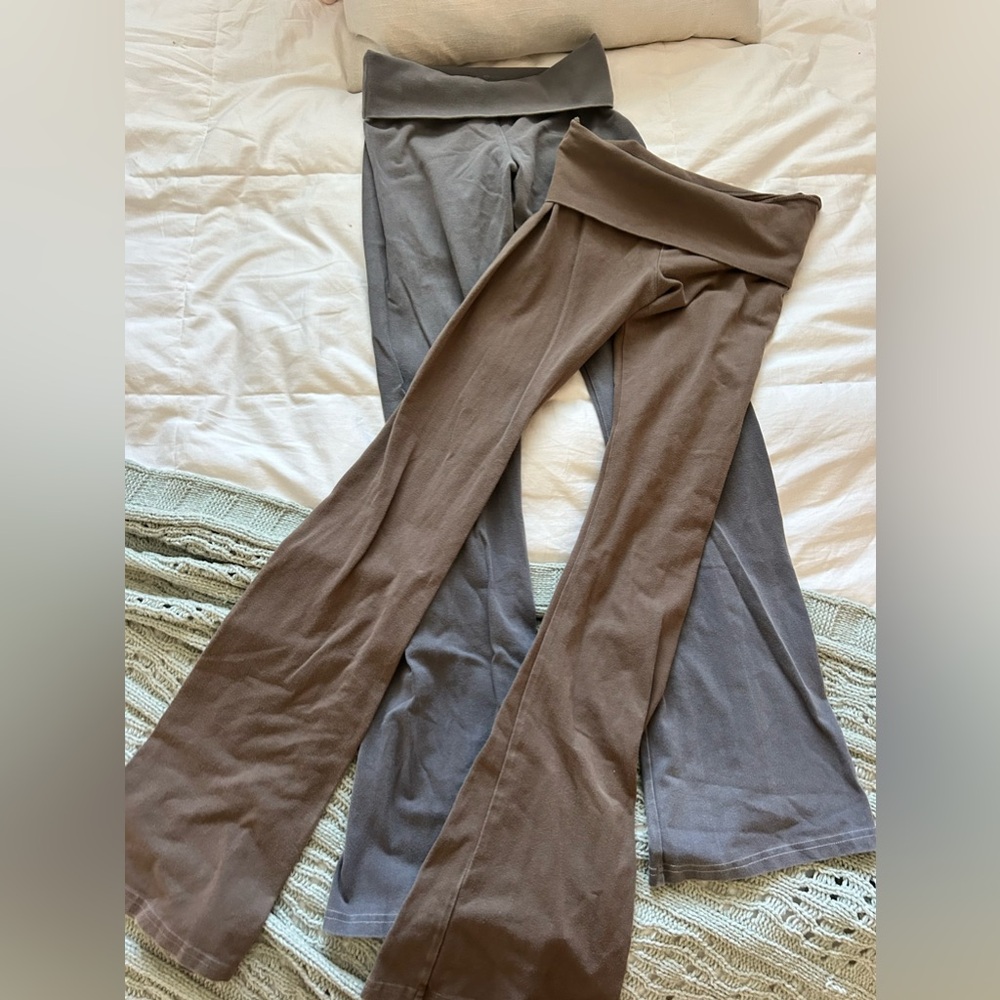 BRANDY MELVILLE FOLDOVER FLAIR LEGGINGS